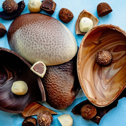 Milk/Dark Marbled Easter Egg Maxi Monty Lux - Russell and Atwell