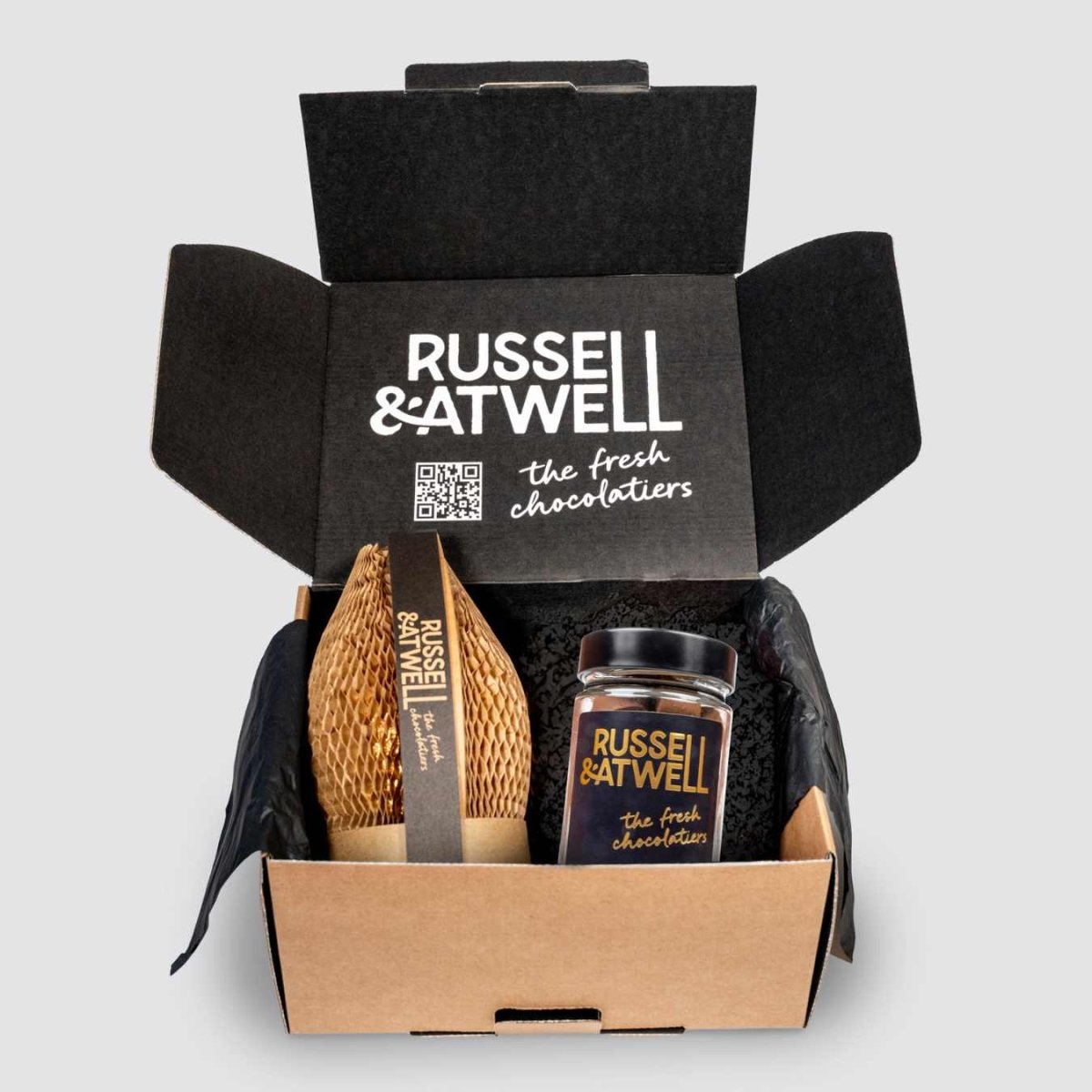 Mlik/Blond Marbled Easter Egg and Creamy Milk Jar - Russell and Atwell